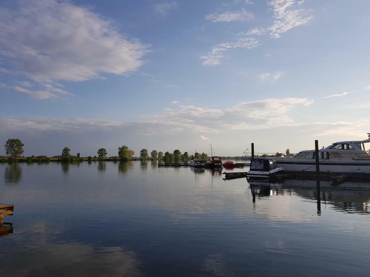 Chalet The Lake - De Schans Alphen Benedeneind Bagian luar foto