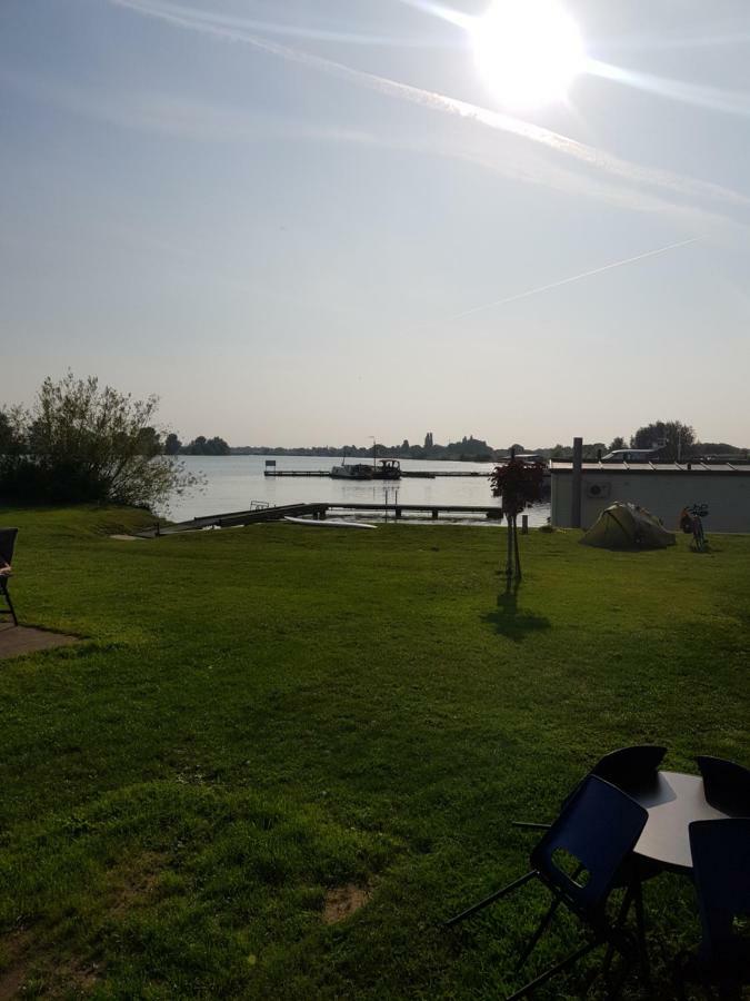 Chalet The Lake - De Schans Alphen Benedeneind Bagian luar foto